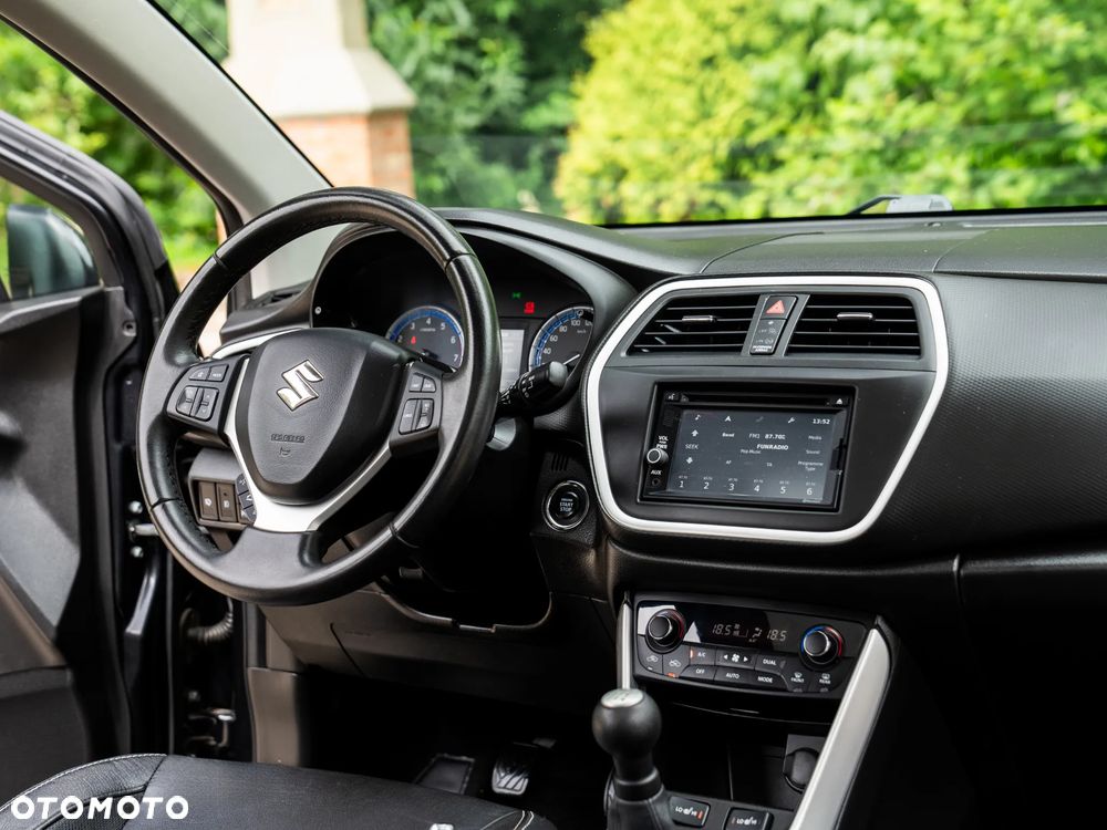 Suzuki SX4 S-Cross 1.6 Premium 4WD - 32
