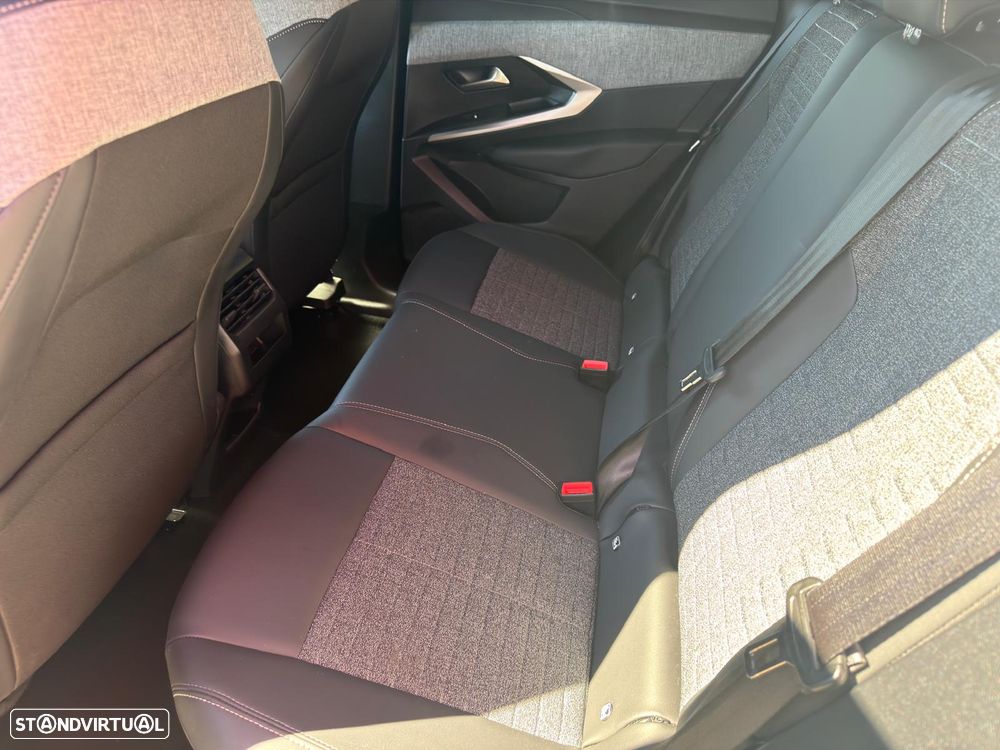 Peugeot 3008 Hybrid 145 e-DSC6 Allure - 31