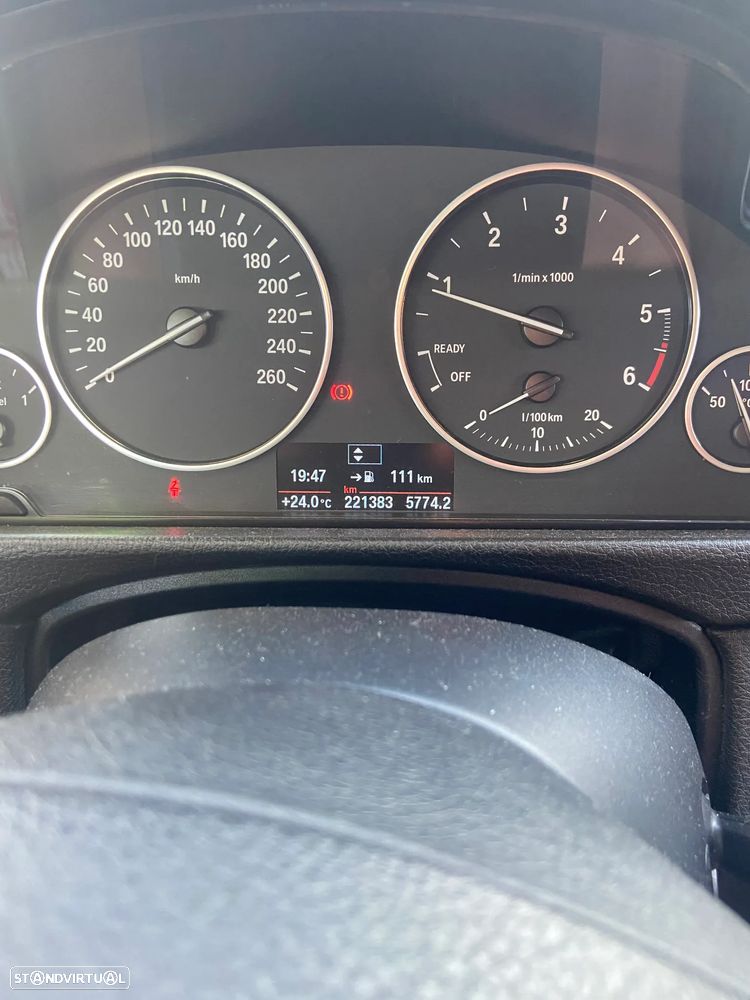 BMW 318 d - 12
