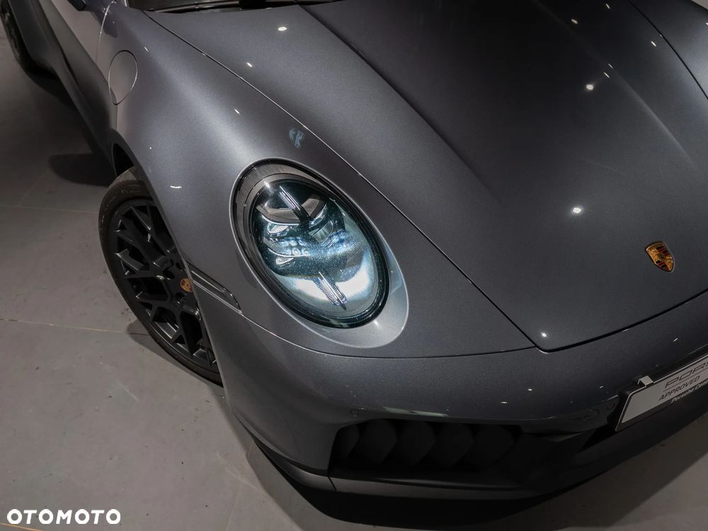 Porsche 911 Carrera GTS - 15