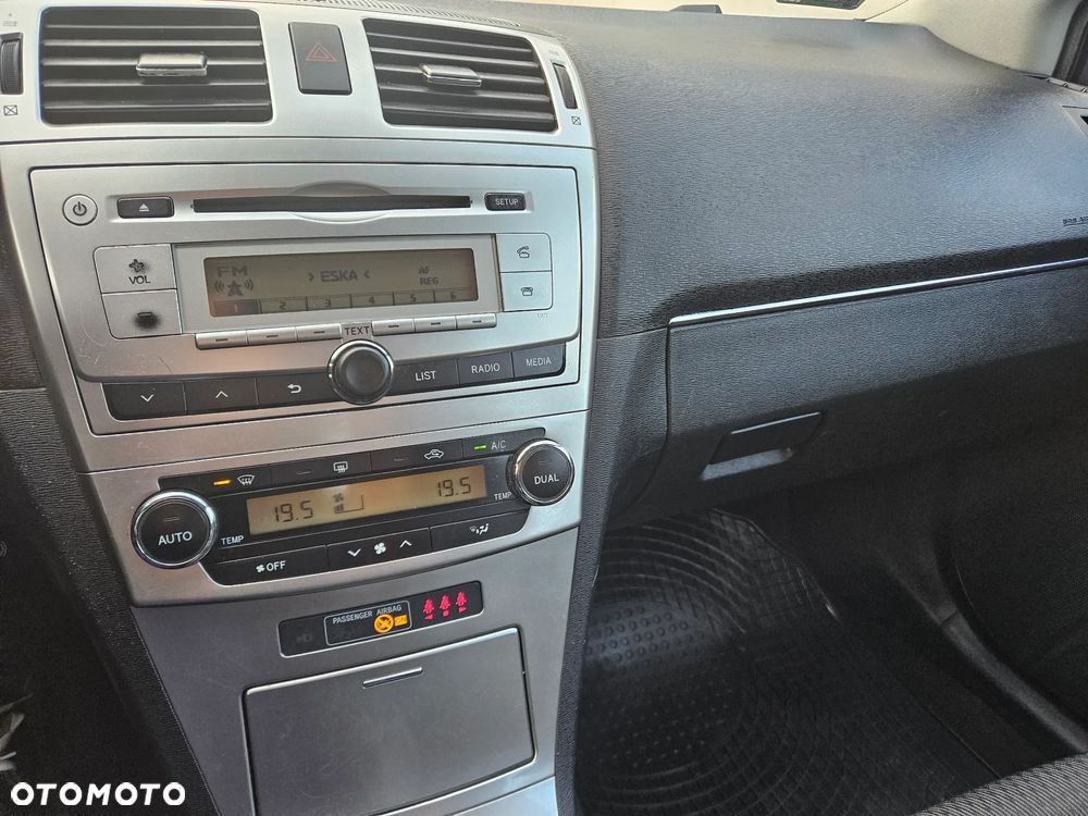 Toyota Avensis 1.8 Style - 16
