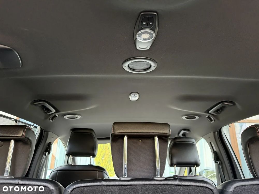 Ford S-Max 2.0 EcoBlue ST-LINE - 28