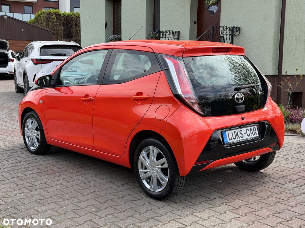 Toyota Aygo x-clusiv - 11