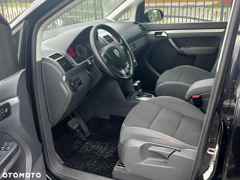 Volkswagen Touran 2.0 TDI DPF Highline DSG - 8