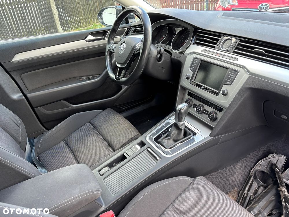 Volkswagen Passat Variant 2.0 TDI DSG (BlueMotion Technology) Comfortline - 18