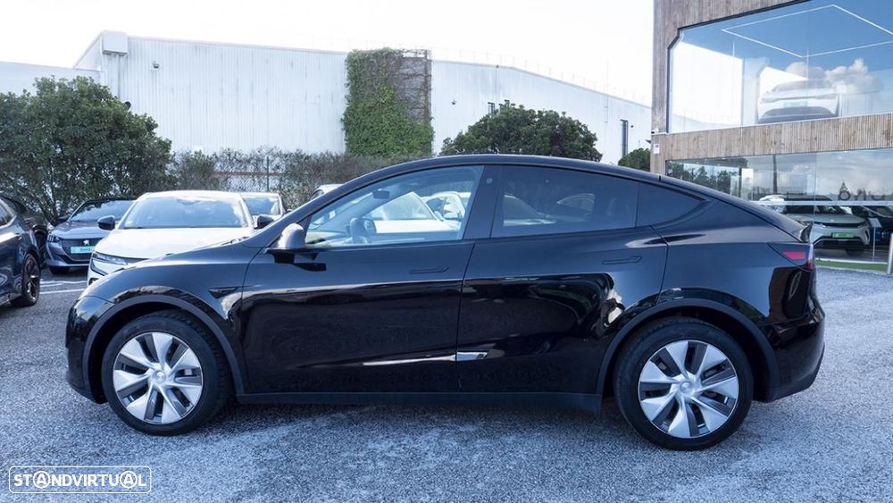 Tesla Model Y Long Range Dual Motor AWD - 9