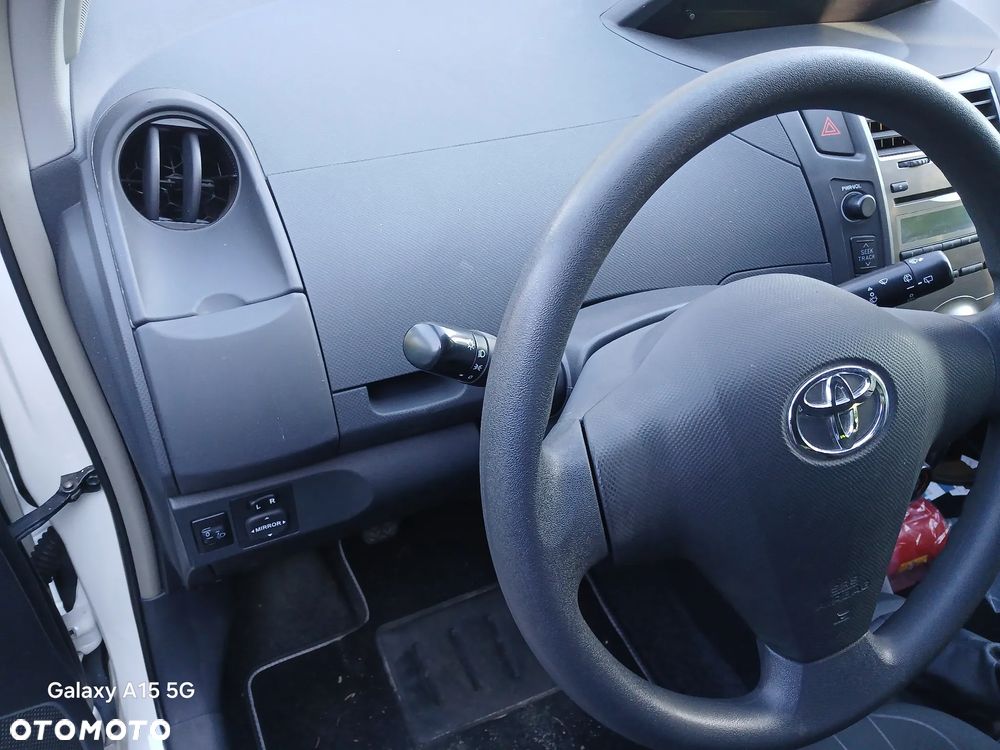 Toyota Yaris 1.33 Sol - 10