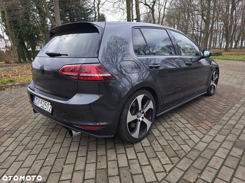 Volkswagen Golf GTI Performance BlueMotion Technology - 5