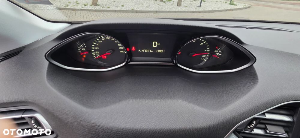 Peugeot 308 BlueHDi FAP 150 Stop & Start Allure - 27