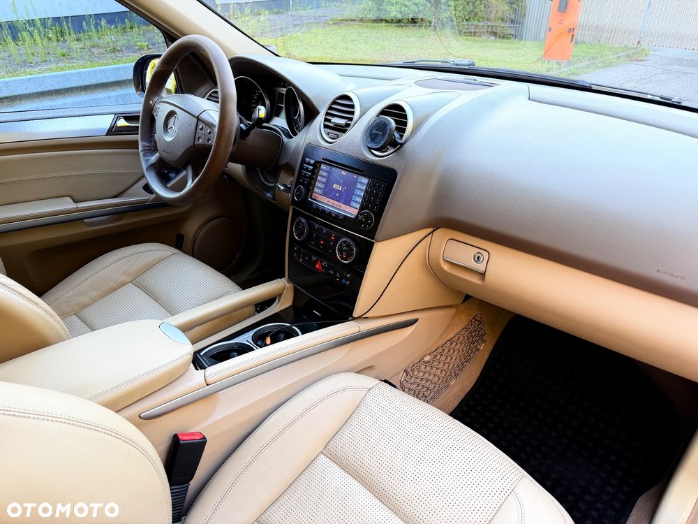 Mercedes-Benz ML 63 AMG 4Matic 7G-TRONIC - 14