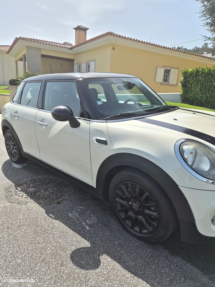 MINI 5 Portas Cooper D - 22