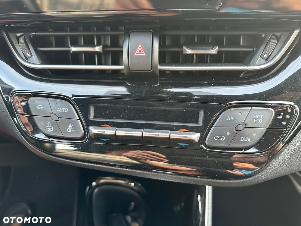 Toyota C-HR 1.8 Hybrid Neon Lime powered by JBL - 15