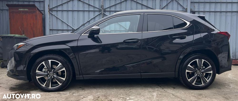 Lexus UX 250h E-FOUR Luxury ML - 3