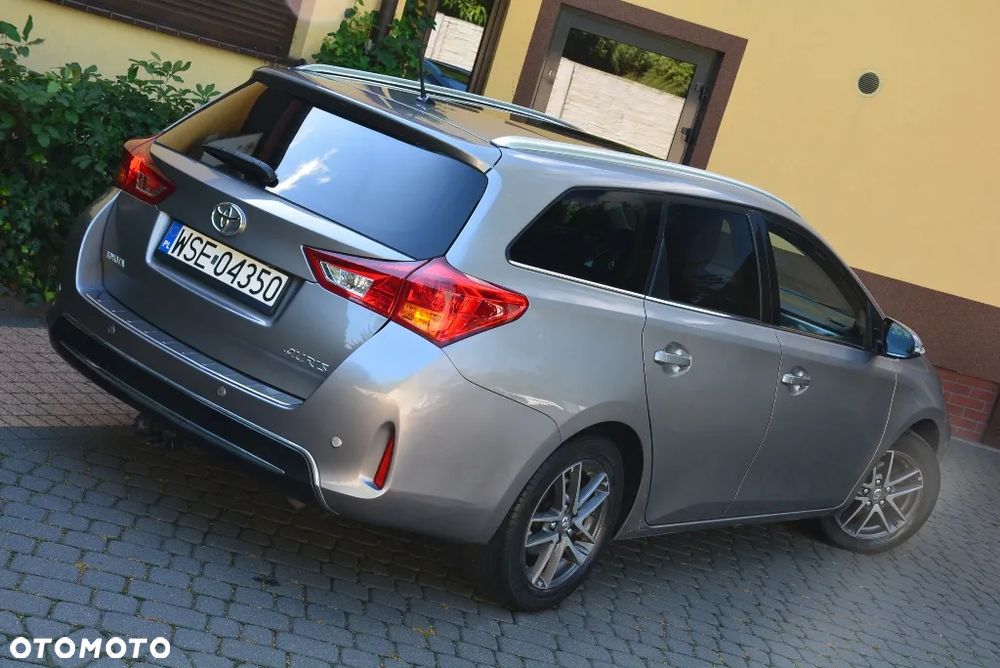 Toyota Auris 1.6 Premium Comfort MS - 22