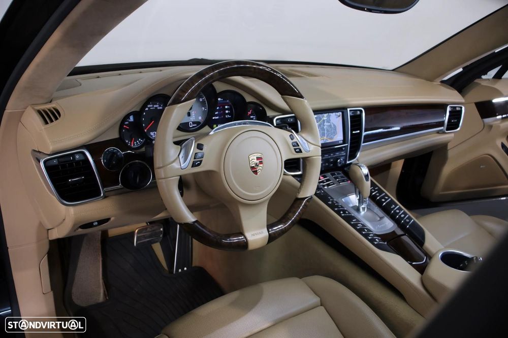 Porsche Panamera 4 GTS PDK - 8