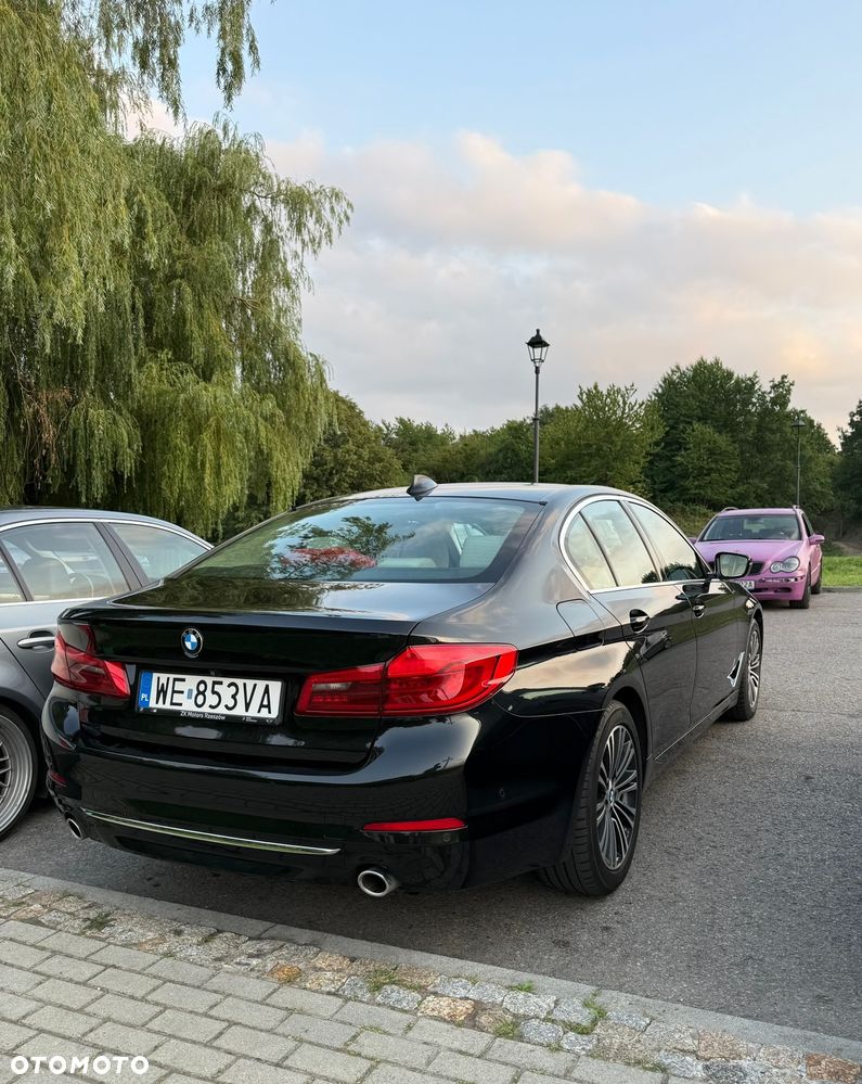 BMW Seria 5 520d xDrive Luxury Line sport - 2