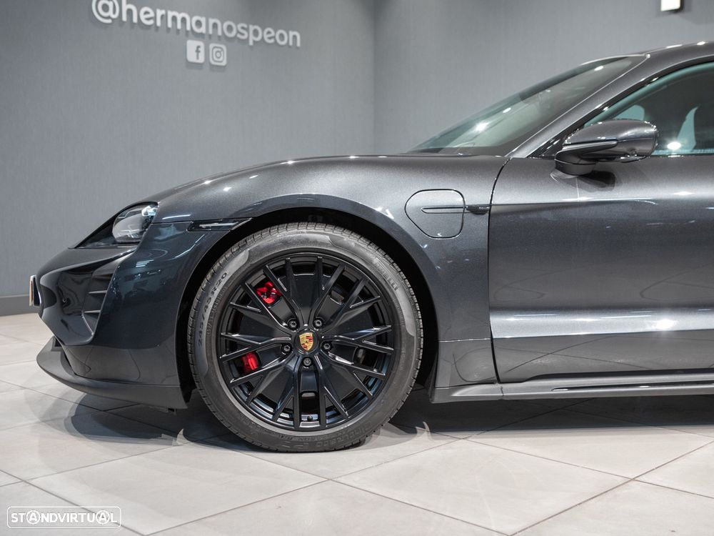 Porsche Taycan GTS - 9
