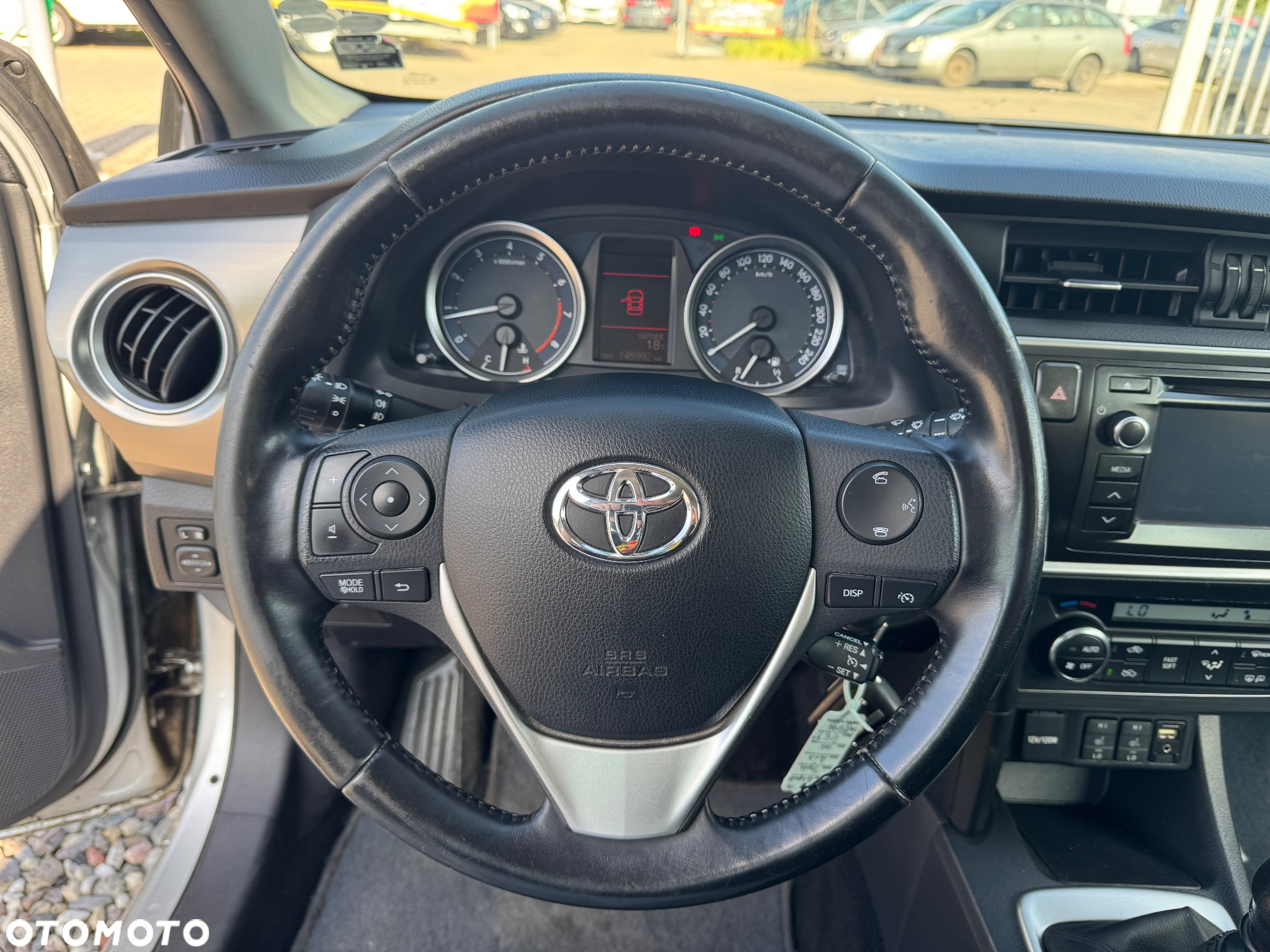 Toyota Auris 1.6 Premium - 28