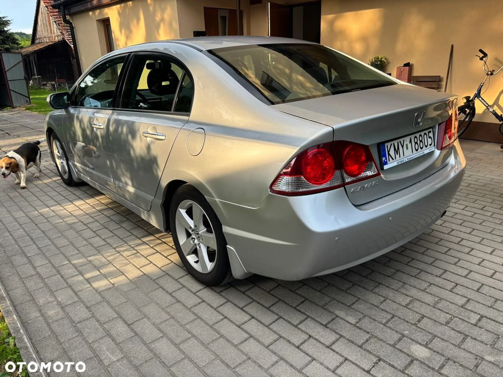 Honda Civic 1.8 Executive - 26