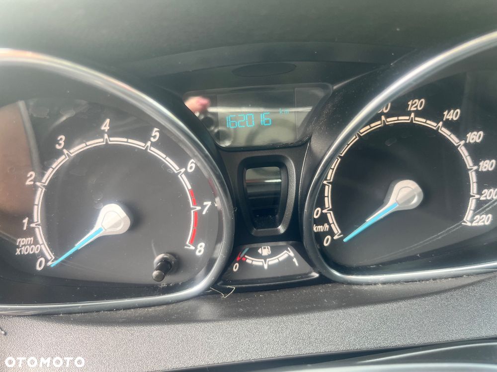 Ford Fiesta 1.4 Champions Edition - 12