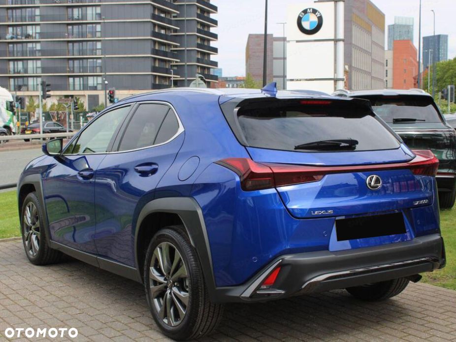 Lexus UX - 5