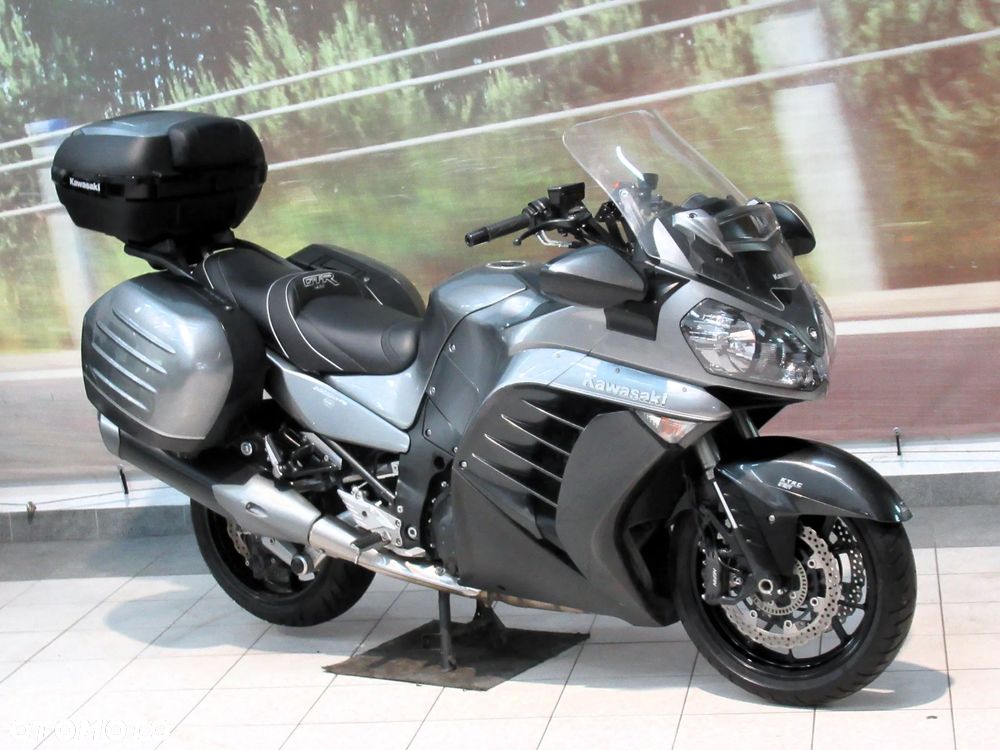 Kawasaki GTR - 9