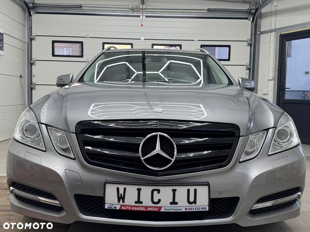 Mercedes-Benz Klasa E 200 CGI BlueEffICIENCY Avantgarde - 3