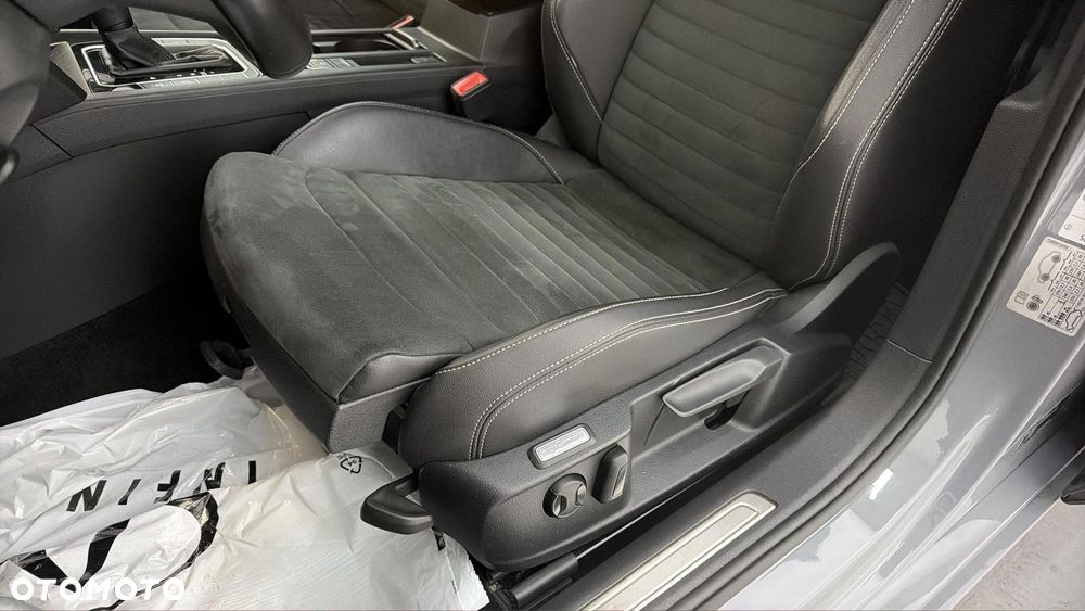 Volkswagen Passat 2.0 TDI Elegance DSG - 13