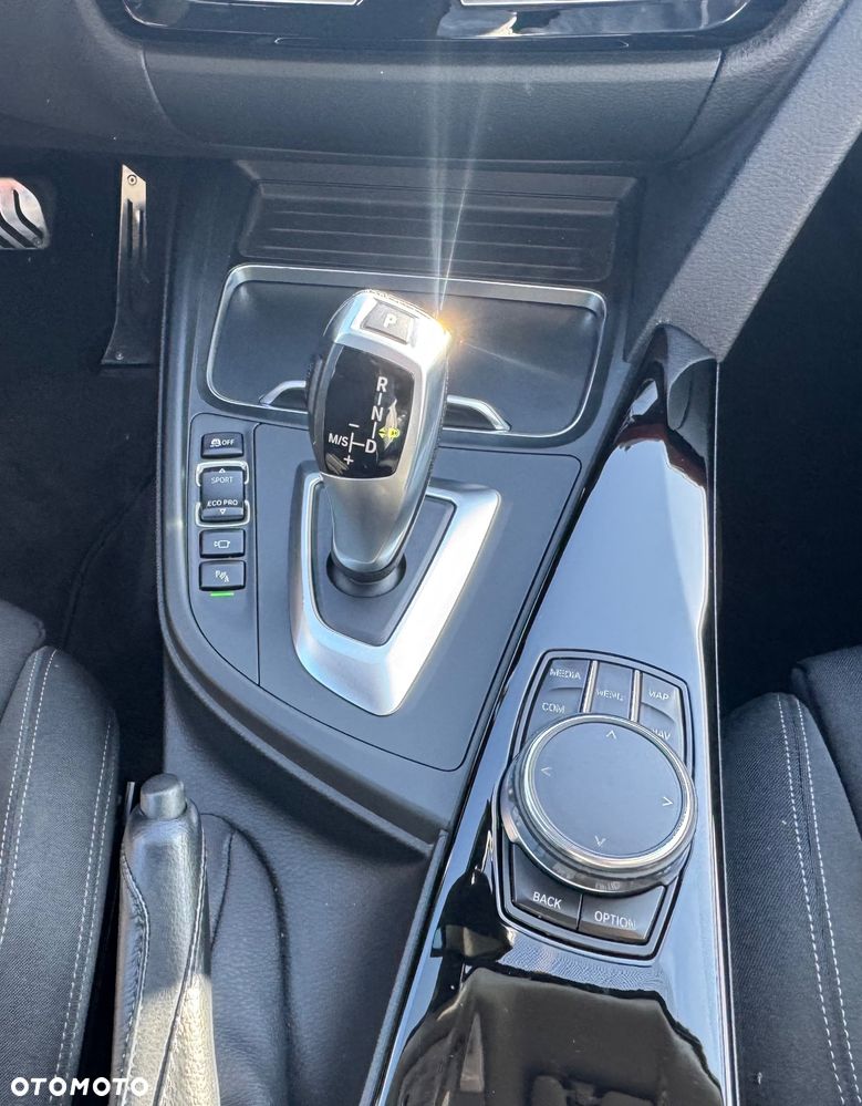 BMW 3GT 320d xDrive Sport-Aut Sport Line - 28