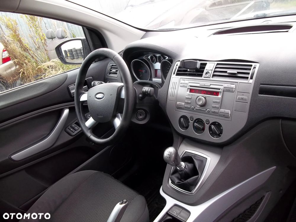 Ford Kuga - 8