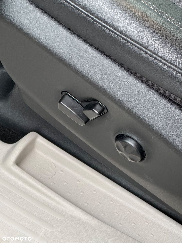 Chrysler Pacifica - 11