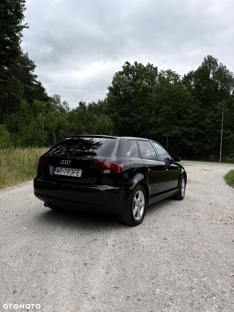 Audi A3 Sportback 1.6 Ambiente - 2