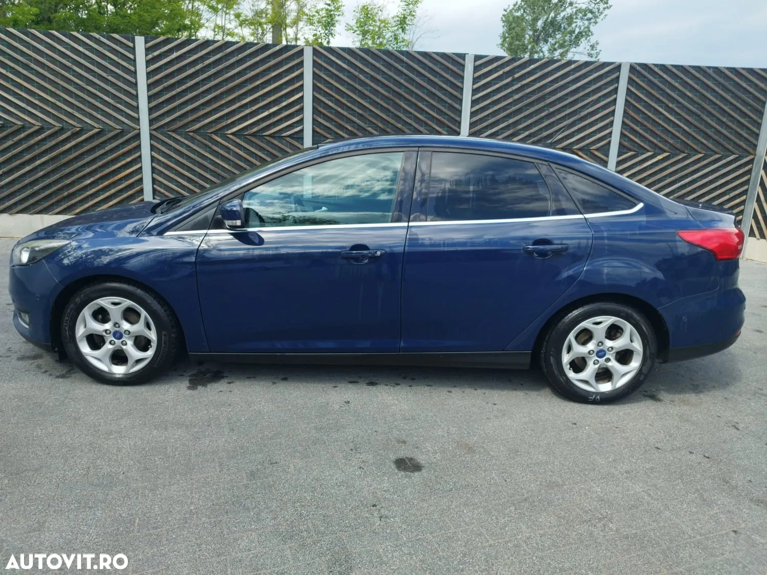 Ford Focus 1.0 EcoBoost Start Stop Titanium - 8