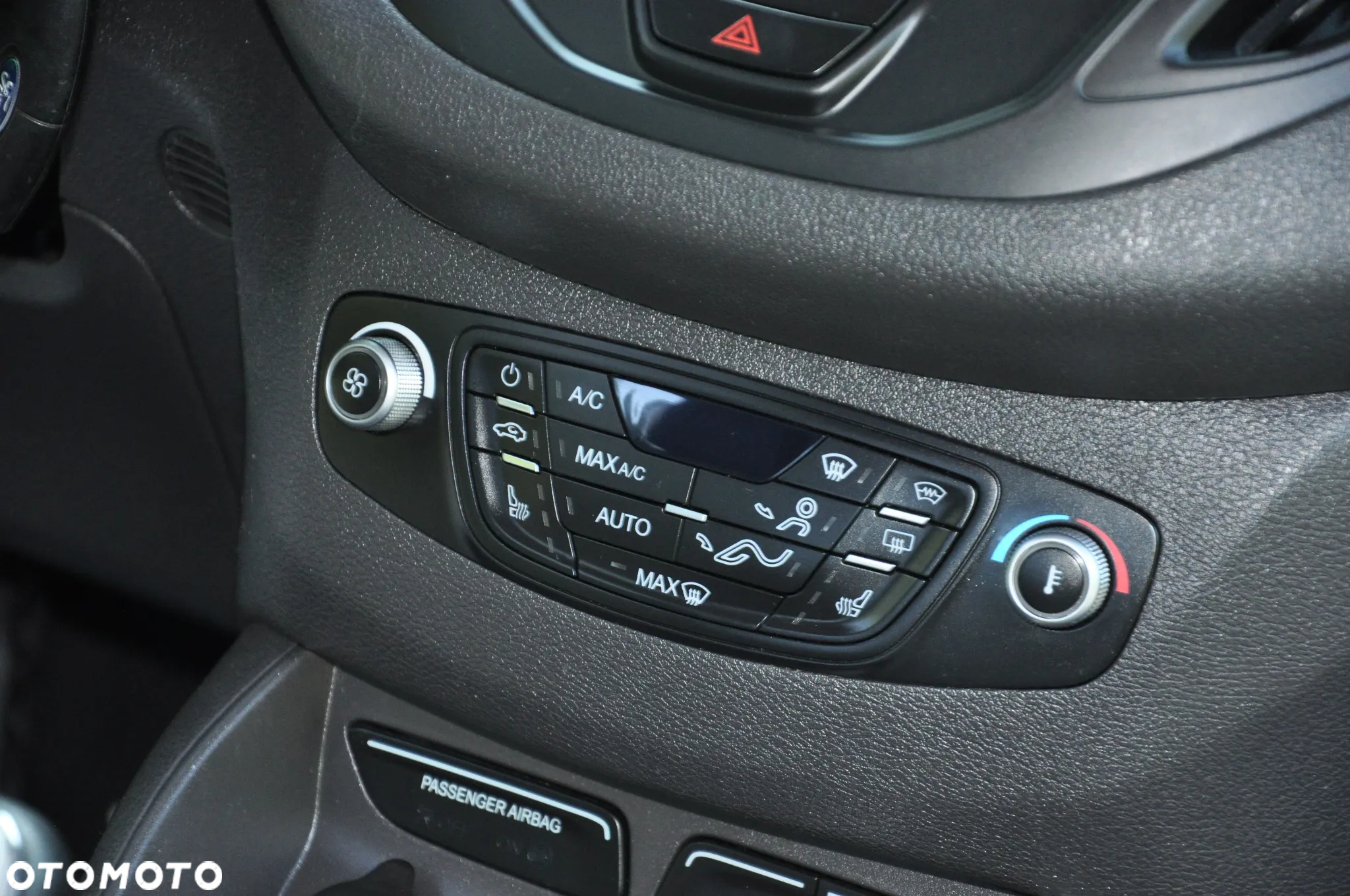 Ford Tourneo Courier - 22