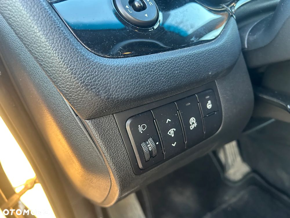 Kia Ceed 1.6 CRDi 136 ISG Platinum Edition - 24