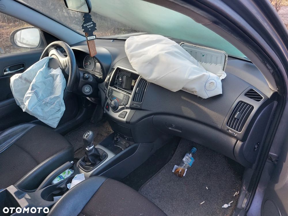 Drzwi HYUNDAI i30 1,6D 11R. lampy,fotele.... - 5