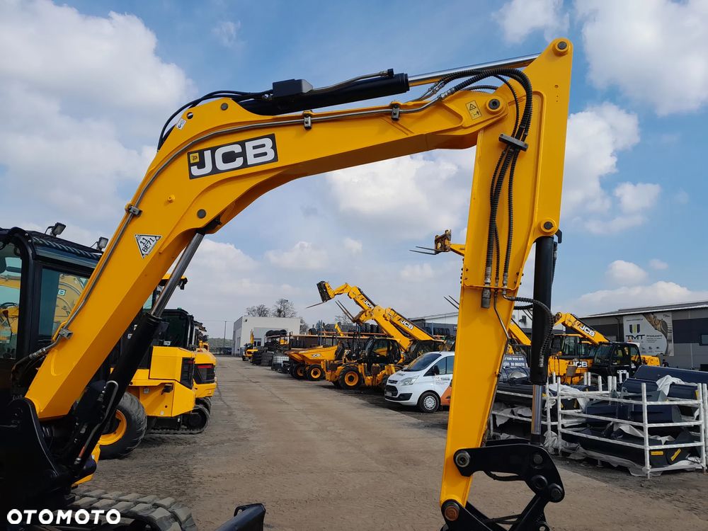 JCB 86C-2 - 16