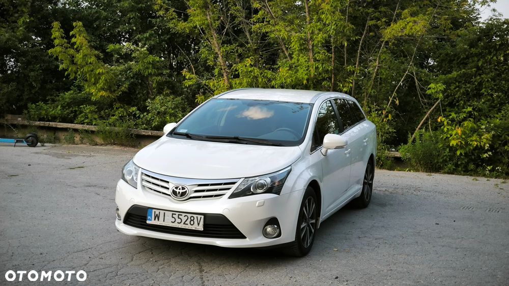 Toyota Avensis 2.0 D-4D Premium - 1