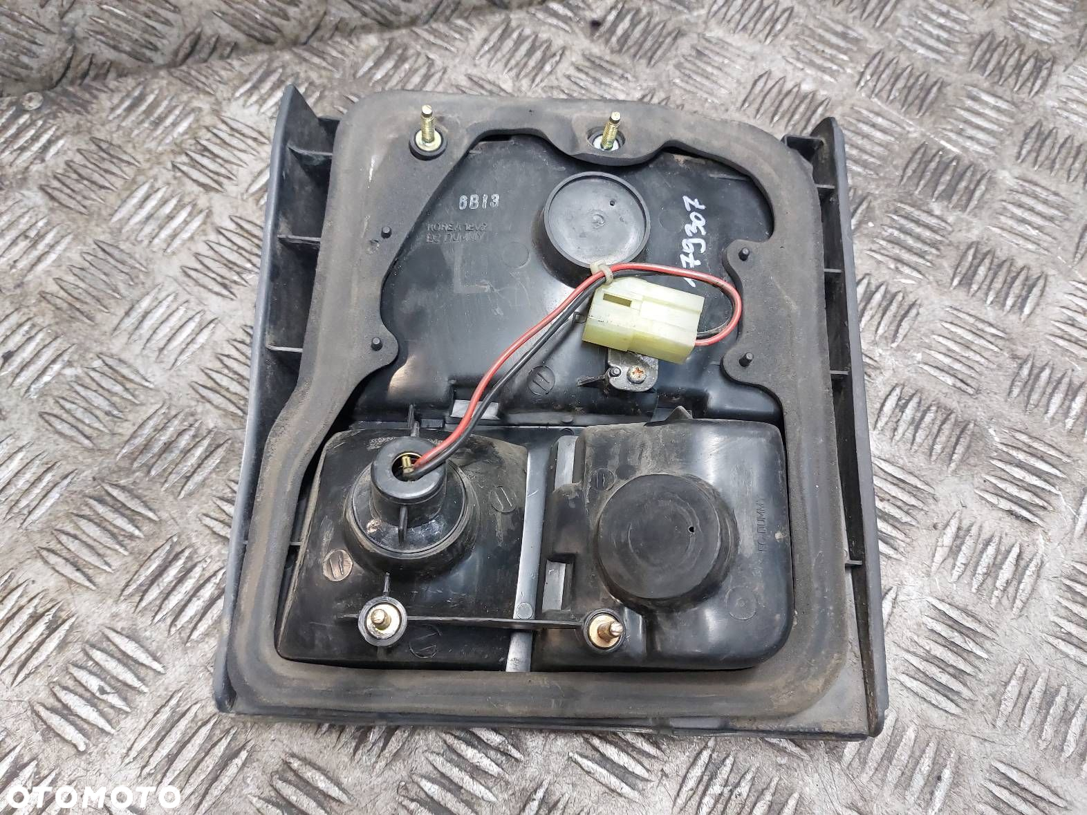 LAMPA LEWY TYŁ W KLAPĘ SSANGYONG MUSSO I - 3