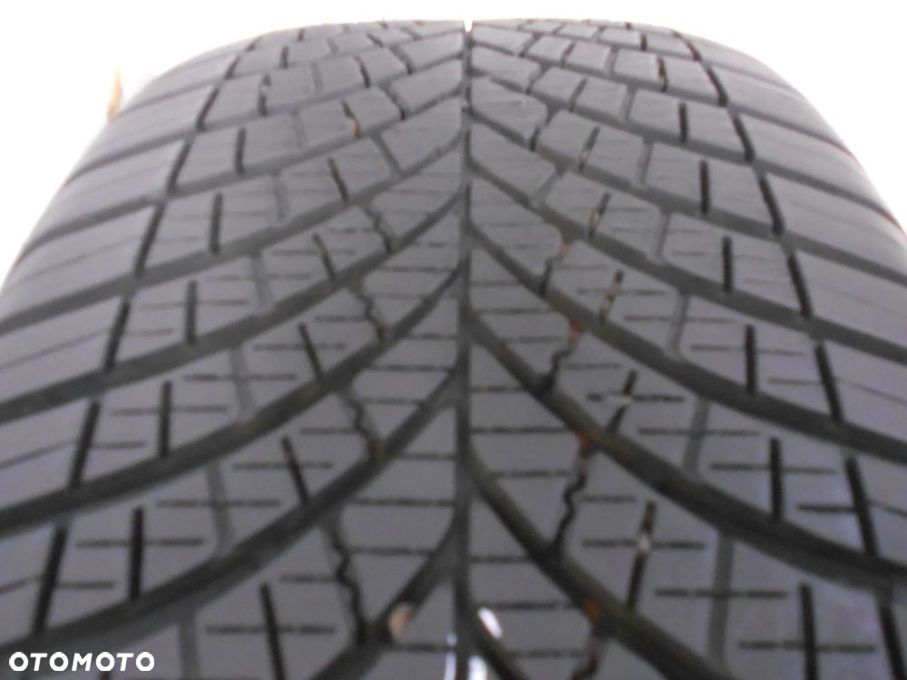 OPONA POJEDYNKA 225/55R19 GOODYEAR VECTOR 4 SEASONS GEN-3 DOT 3124 8MM - 2