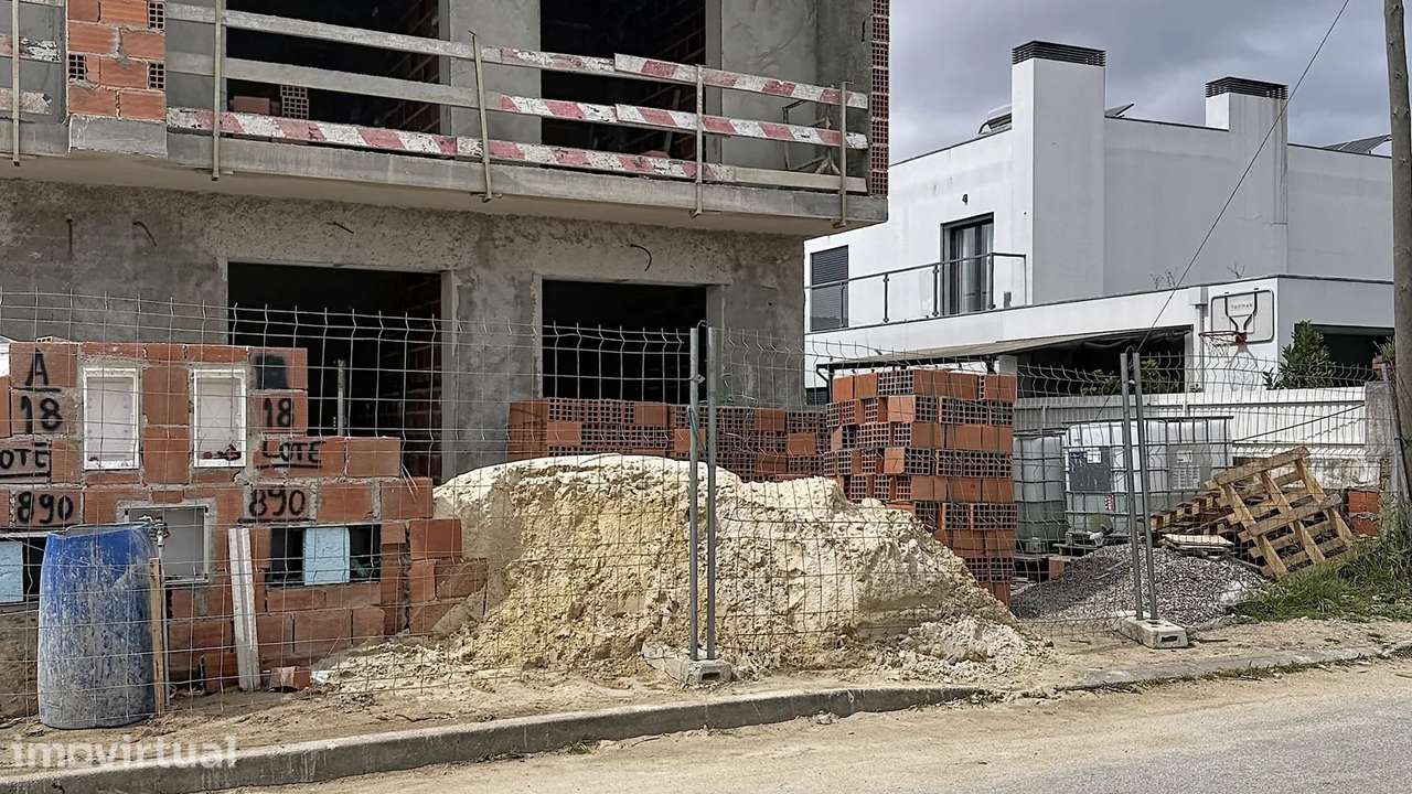 Moradia "Premium" bi-familiar T4 com piscina - Grande imagem: 2/2