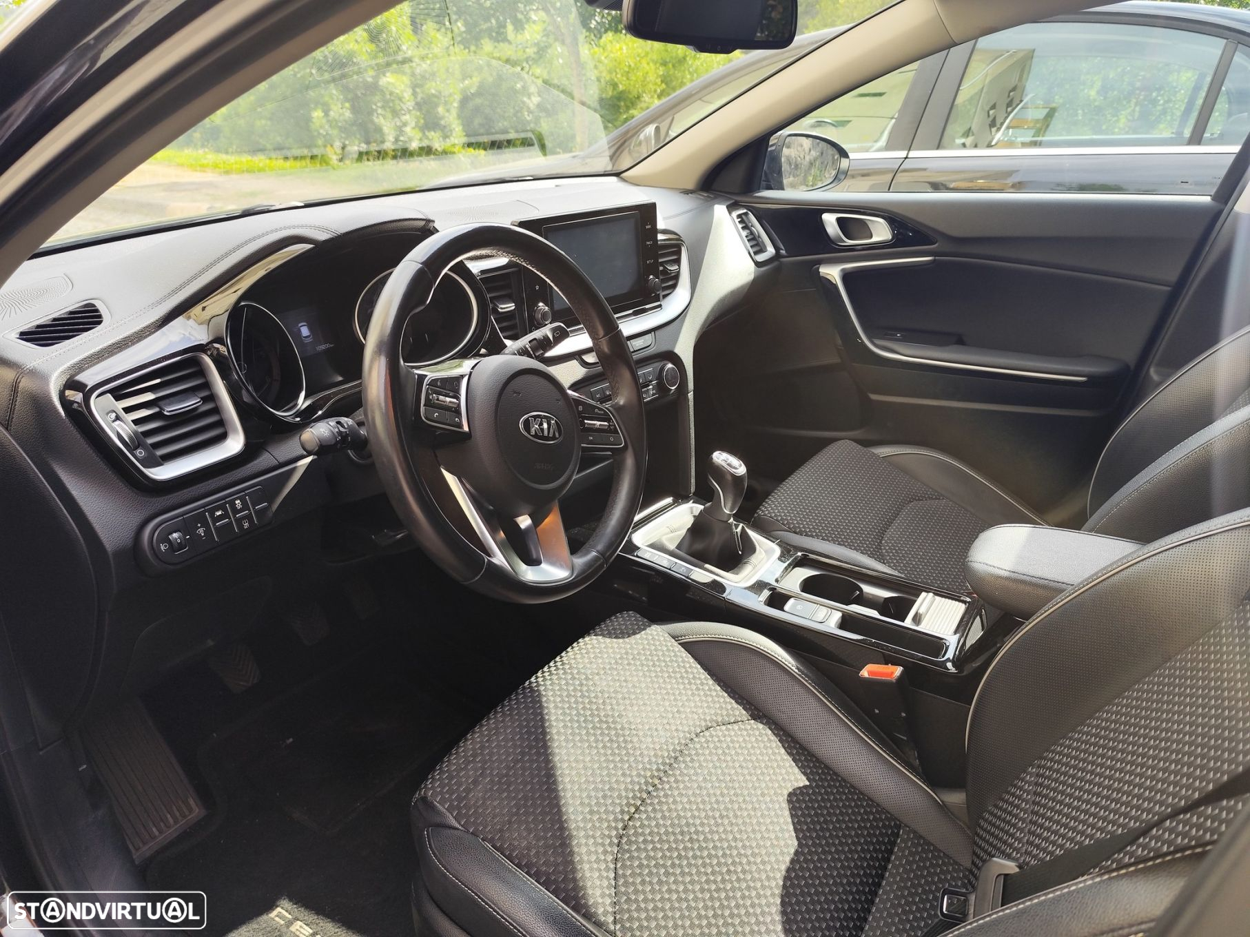 Kia Ceed SW 1.6 CRDi MHEV Drive+SRF - 4