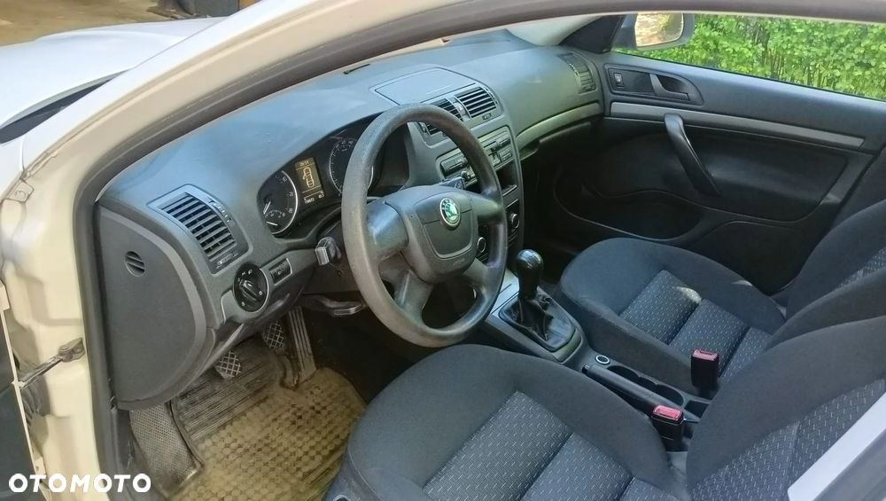 Skoda Octavia 1.6 Combi Classic - 6