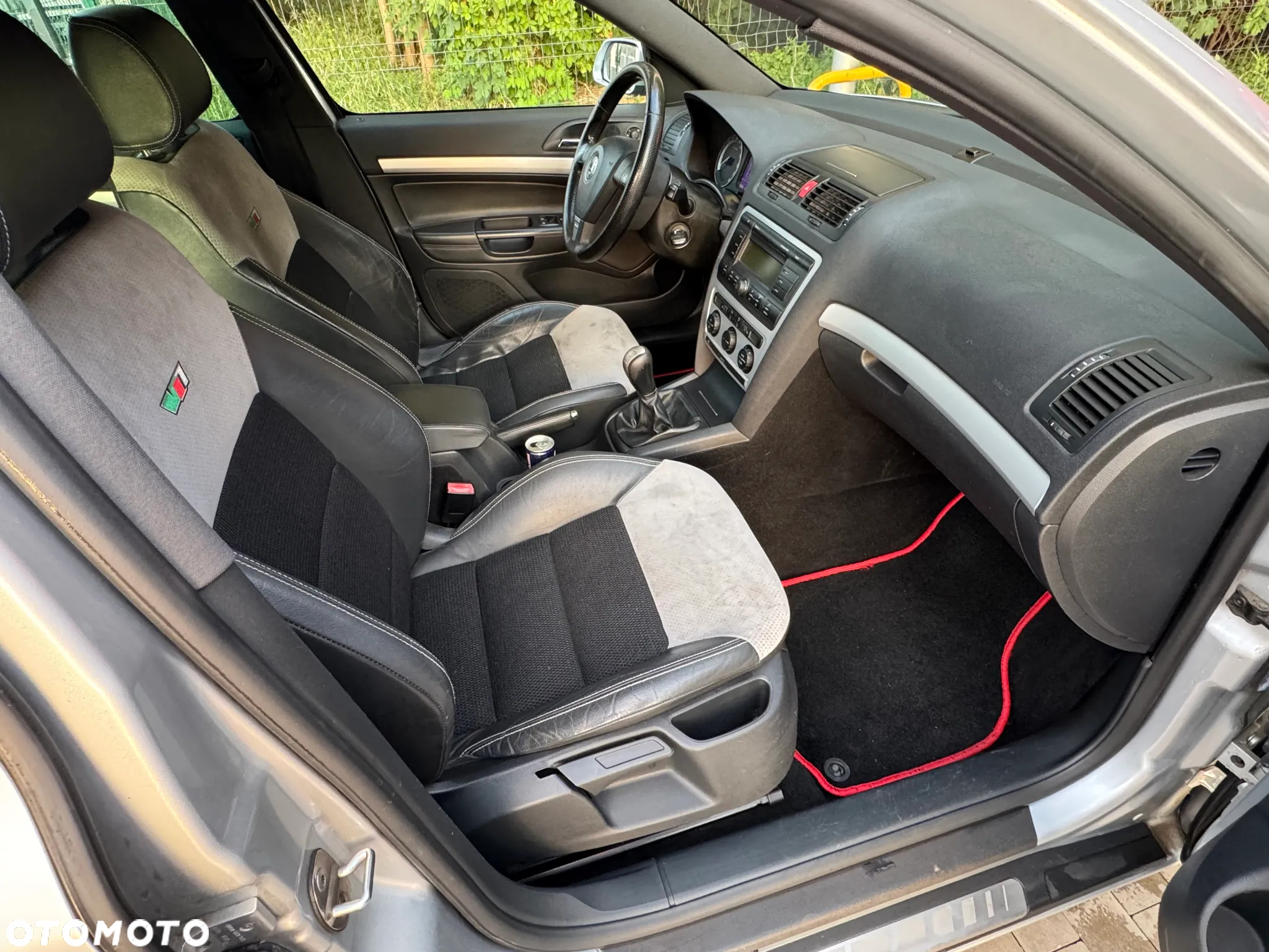 Skoda Octavia Combi 2.0 TDI DPF RS - 13