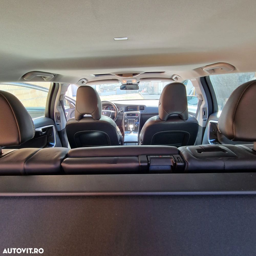 Volvo V60 D6 Plug-In-Hybrid AWD Geartronic Momentum - 13