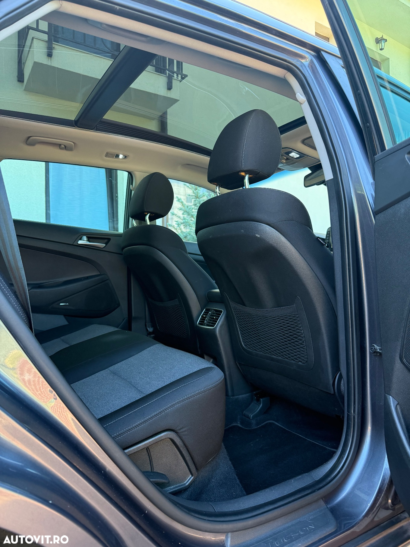 Hyundai Tucson blue 1.6 CRDi 2WD DCT Premium - 23