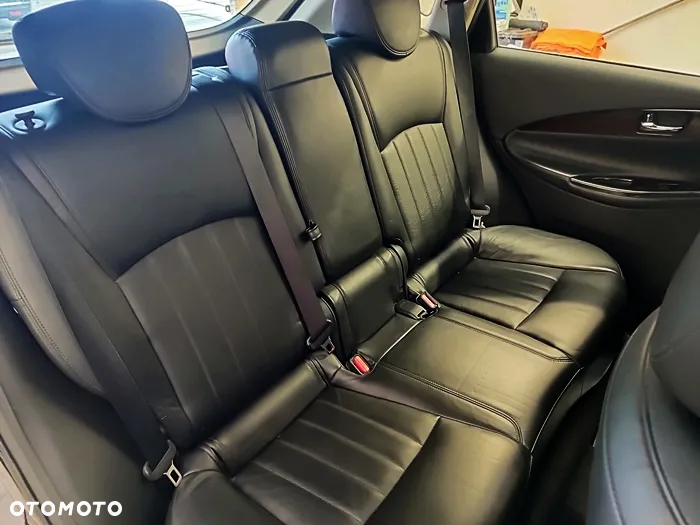 Infiniti Q50 - 36