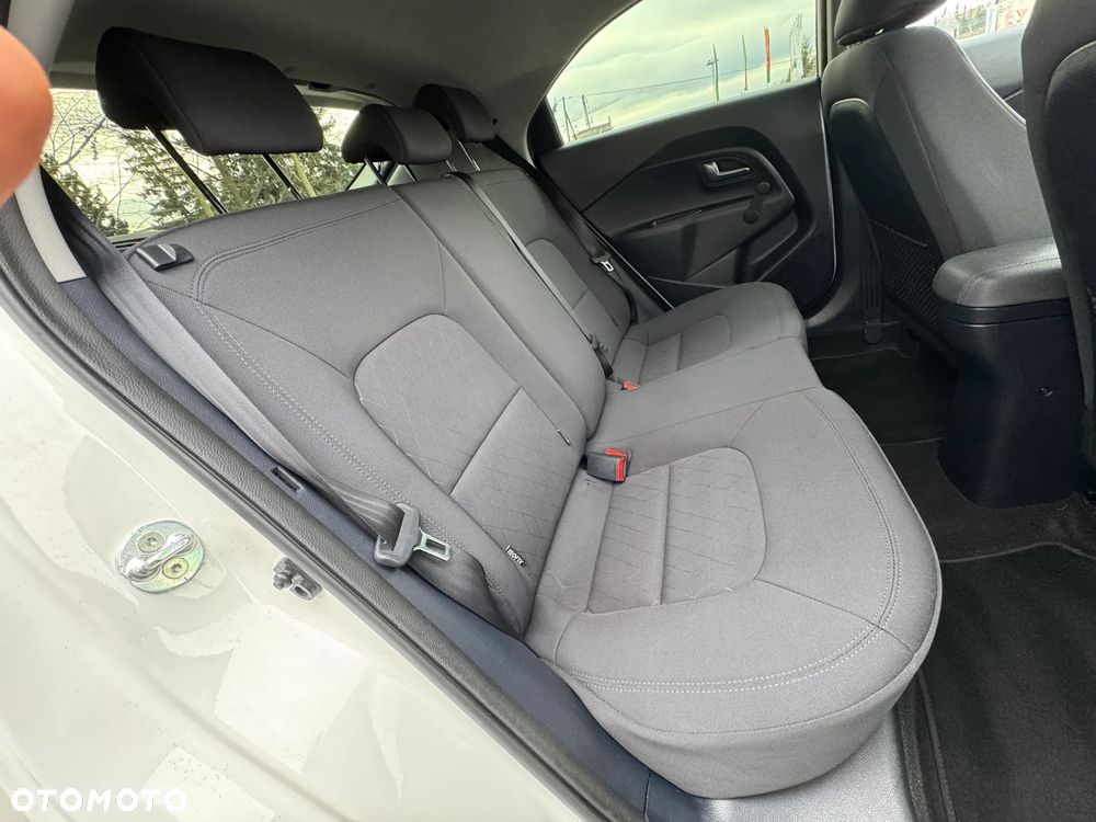 Kia Rio 1.2 Attract - 31