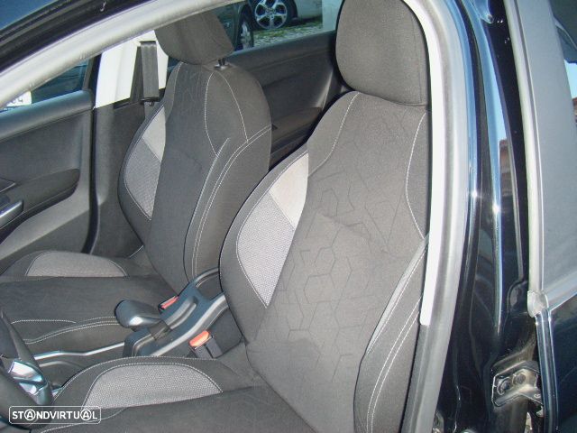 Peugeot 2008 1.2 PureTech Allure - 33