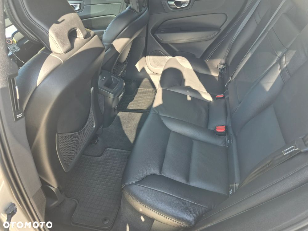 Volvo XC 60 D4 SCR Momentum - 20